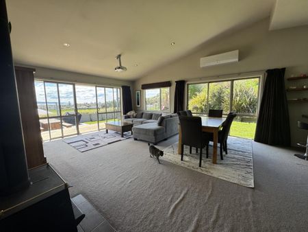 Perfect Family Home in Prime Stoke Location - Photo 5