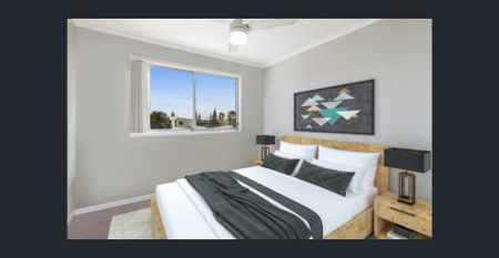 Spacious & Stylish Townhouse Opposite Brightwater Lake - Photo 3