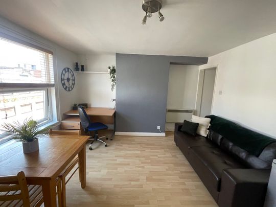 Flat 3, 49 Lower Ford Street – Student Accommodation Coventry - Photo 1