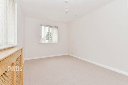 3 bedroom detached bungalow to rent - Photo 2