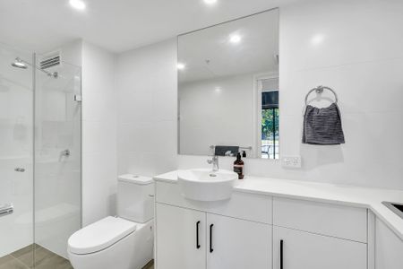 Loft Style Apartment - Fully Furnished! - Photo 3