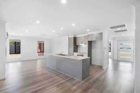 Spacious Modern Living - Photo 4