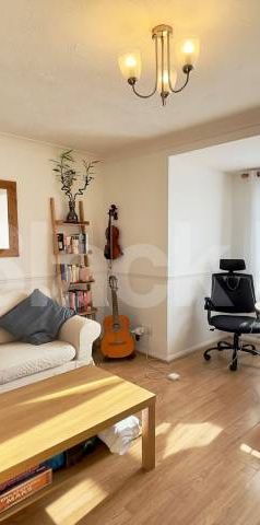bright & airy one bedroomed apartment - Photo 1