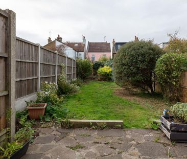 1 bedroom semi-detached house to rent - Photo 5