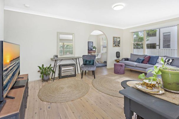 3 BEDROOM HOME IN CENTRAL LOCATION - Photo 1