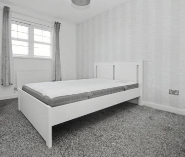 3 bedroom semi-detached house to rent - Photo 6