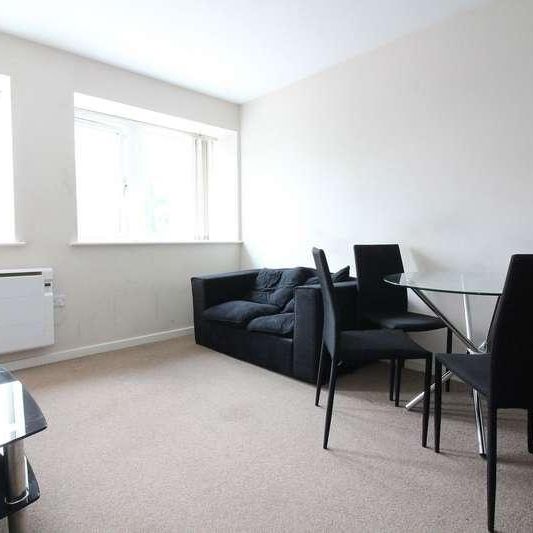 Kingswinford, High Street, DY6 - Photo 1