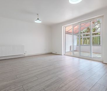 Bell Meadow, Dulwich Wood Avenue, London, SE19 - Photo 1