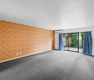 Low maintenance on the city fringe - Photo 1