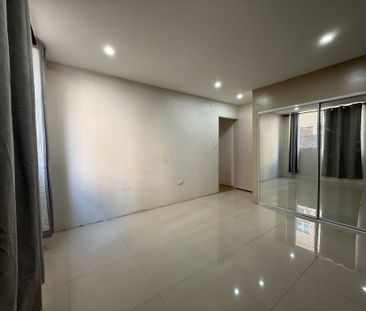 Ground Floor&comma; Two Bedroom Unit&excl; - Photo 4