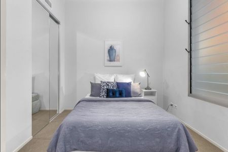 Iconic Woolstore Apartment in the Heart of Teneriffe - Photo 2