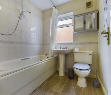 2 bedroom semi-detached house to rent - Photo 5