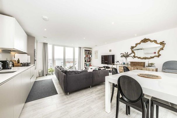 Gaumont Place, Streatham Hill, SW2 - Photo 1