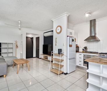 One bedroom Resort Living Only Minutes to CBD - 'The Lakes Resort' - Photo 2