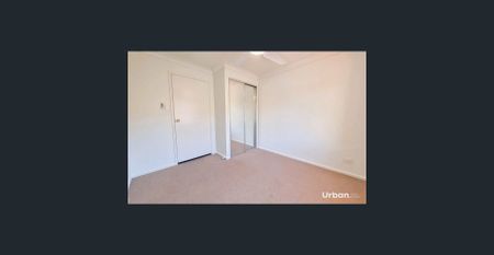 Quiet 2 Bedroom Townhouse - Photo 2