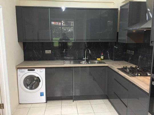 3 bedroom flat to rent - Photo 1