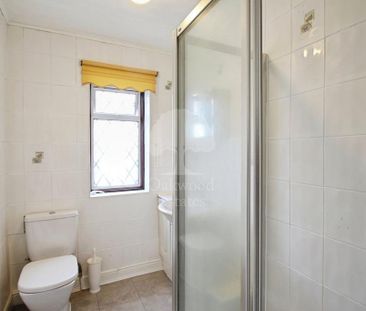 2 bedroom detached bungalow to rent - Photo 2