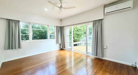 Sunny 3-Bedroom Family Home with Large Yard In Avondale - Photo 4