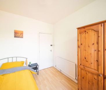 1 bedroom in a house share to rent - Photo 3