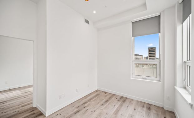 171 Donald – The Selanne, Winnipeg, MB - Photo 1