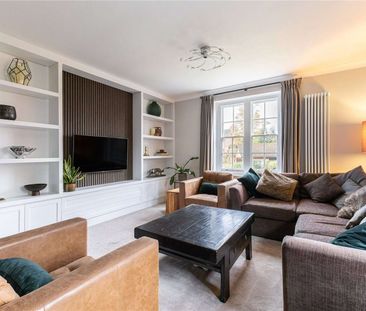 Elegant and spacious converted apartment in a premier Harpenden loc... - Photo 3