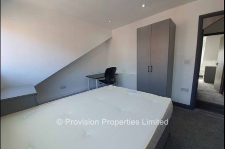 4 Bedroom House Central Hyde Park - Photo 5