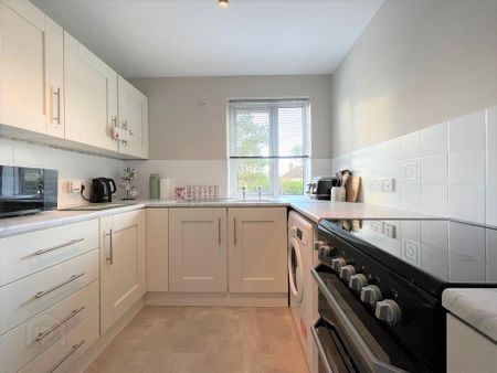 33 Rosebrook Grove, Carrickfergus, BT38 8NS - Photo 5