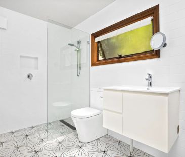 Stylish, Sunlit Cottage Just Steps from Cremorne Village - Photo 4