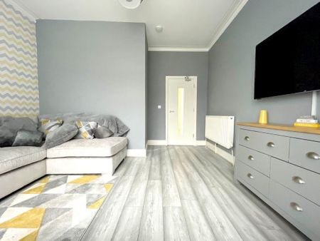 1 bedroom in a house share to rent - Photo 3