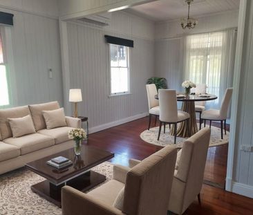 Spacious Dual-Level Family Home with 6 Bedrooms – Newly Renovated D... - Photo 1