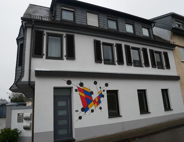 ***LAMBERT&STRELOW***Sanierte 1-2 ZKB Mietwohnung mit sep. Freisitz in Bahnnähe ... - Foto 1