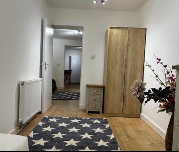 2 Bed Flat, London, SW19 - Photo 6