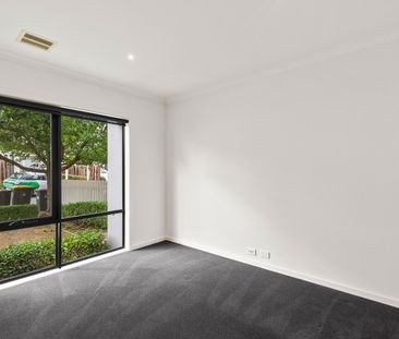 33 Manchester Crescent, Bundoora VIC 3083 - House For Rent | Domain - Photo 5