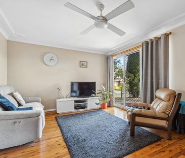 Five Bedroom Spacious Family Home in Ideal Location for lease - Photo 2