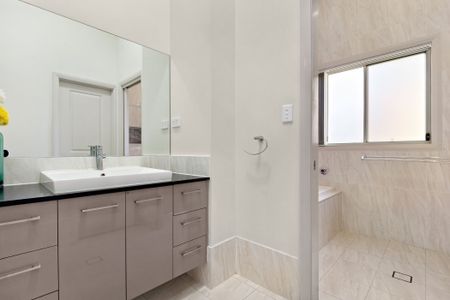 38C Queens Road, Asquith NSW 2077 - House For Rent | Domain - Photo 3