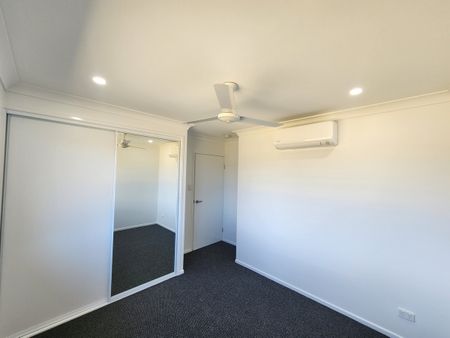 23 Regal Circuit, Beaconsfield QLD 4740 - House For Rent | Domain - Photo 5