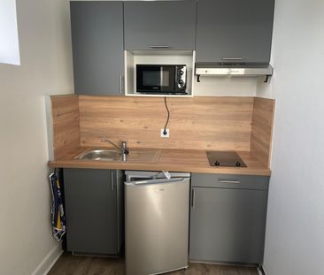 Location Appartement 1 pièce 27m² NIORT 79000 - Photo 2