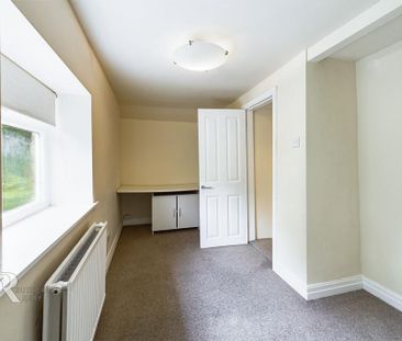 3 bedroom end of terrace house to rent - Photo 5