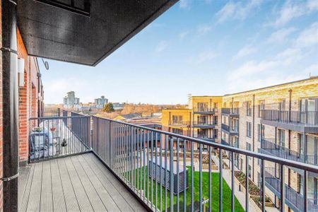 2 bedroom flat to rent - Photo 2