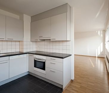 "Helle, schöne Dachwohnung mit über 100 m2" - Photo 1