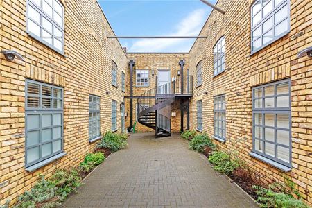 A lovely one bedroom flat in a unique development in Wimbledon. - Photo 2