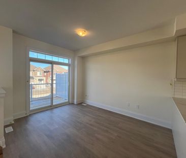 For Lease - 173 Seguin Street, Richmond Hill, Ontario - Photo 6