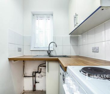 Studio to rent - Photo 6