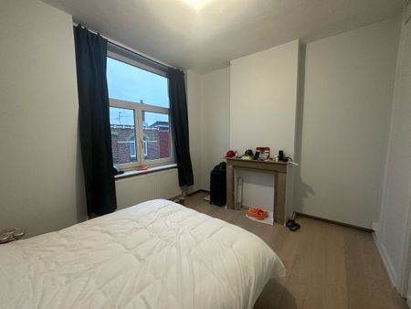 Location Appartement 2 pièces 47m² LA MADELEINE 59110 - Photo 2