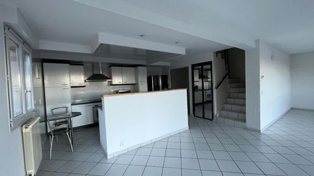 Location Maison 5 pièces 131m² CEYRAT 63122 - Photo 3