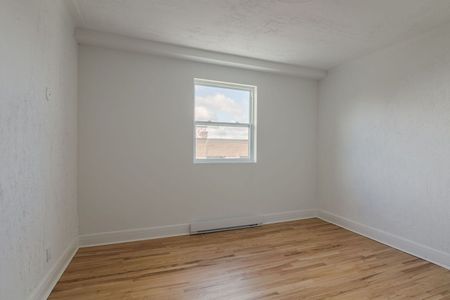 4870 Queen Mary RoadQ, Montréal, QC - Photo 2