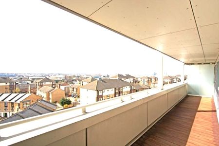 2 Bed Flat, Eastern Quay Apts, E16 - Photo 5