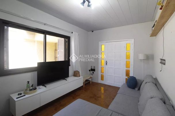 Casa com 3 quartos e 153m² para alugar em Vila Ipiranga, Porto Alegre. - Photo 1