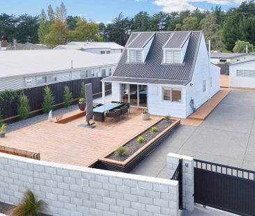 Modern Beachside Living - 3-Bedroom Home in Waikuku Beach - Photo 1