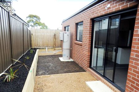 Spacious 3-Bedroom Family Home with Ensuite in Prime Eumemmerring Location! - Photo 5